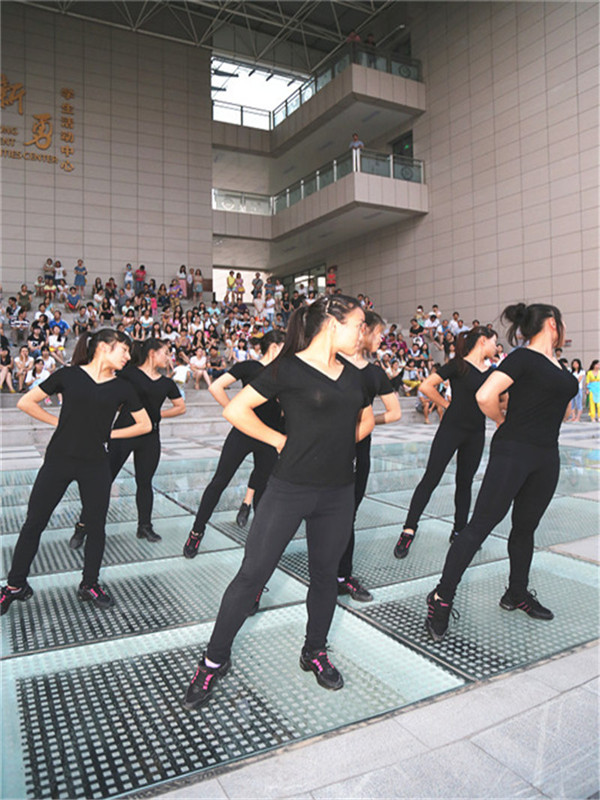 64体育APP下载