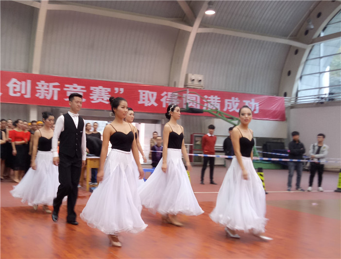 64体育赛事快讯图片