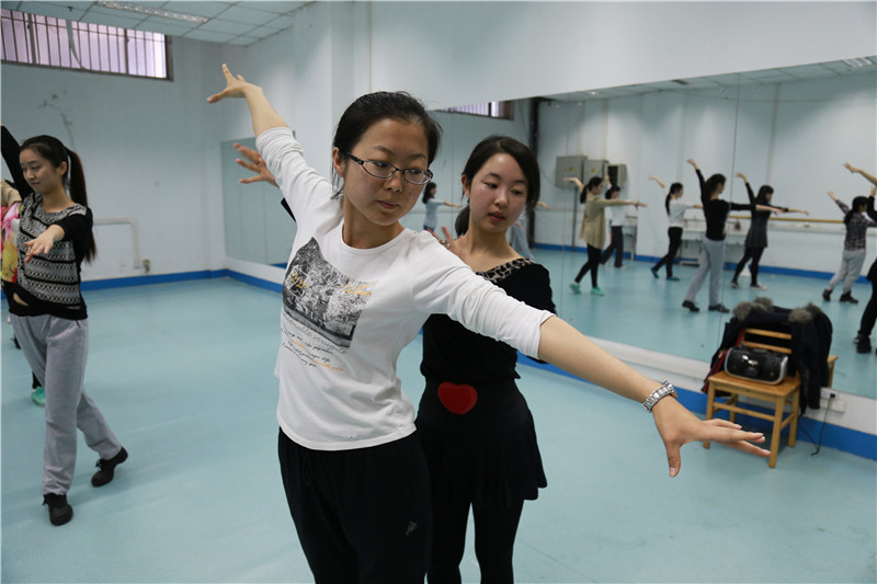 64体育APP下载